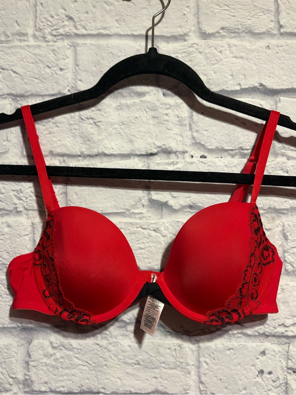 La Senza Red Lace-Accent Push-Up Bra 36 A
